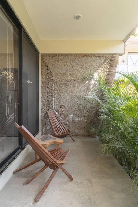 New 1 Bedroom - *